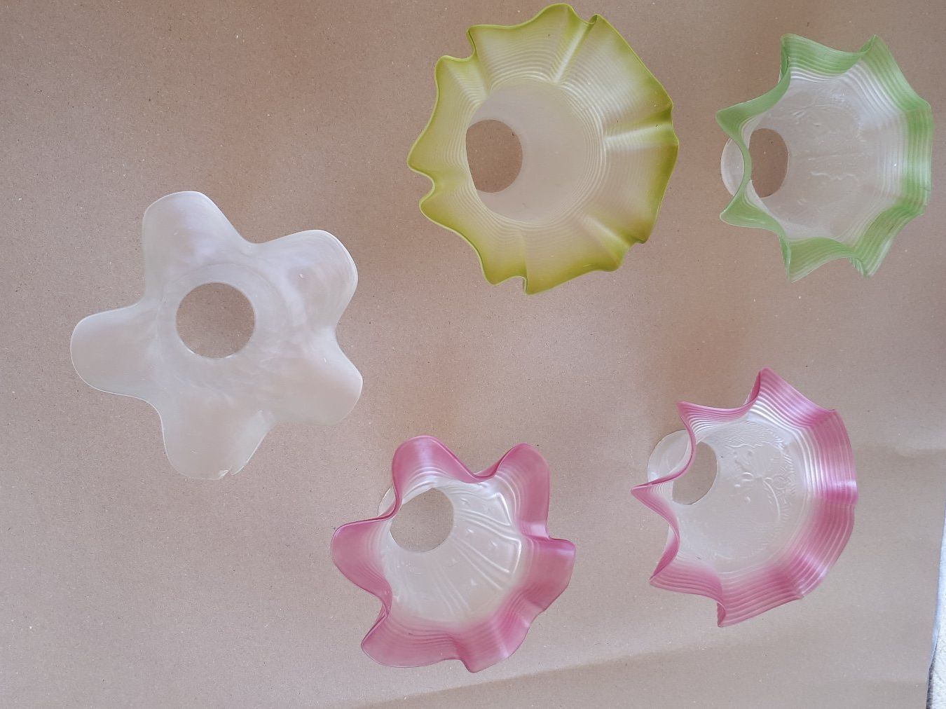Paralumi: Schönes Jugendstil Lampenglas 5er Set – Usato da Madiswil venduto da 20gls