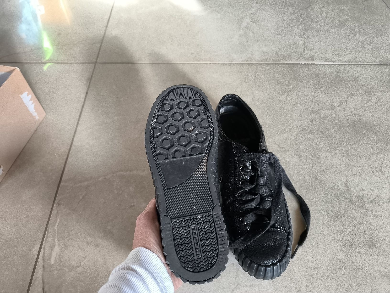 Diesel Damenschuhe: Diesel baskets cuir noir, taille 38 – Gebraucht aus Courtion von Llp02 3