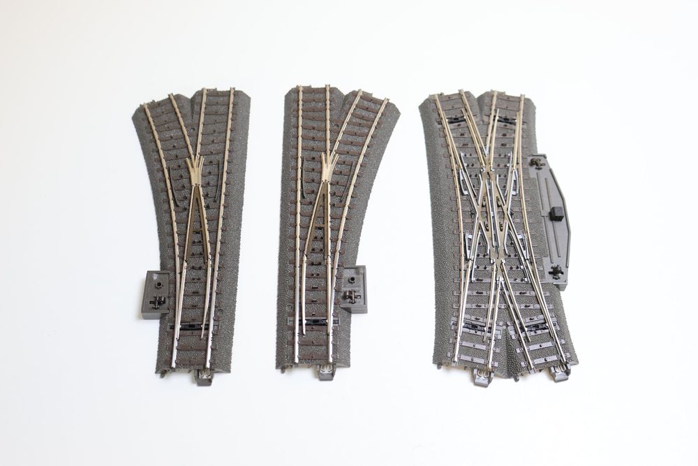 Märklin 3 x Weichen C-Gleis H0 DKW - Neupreis: 100.- (Gebraucht) in ...