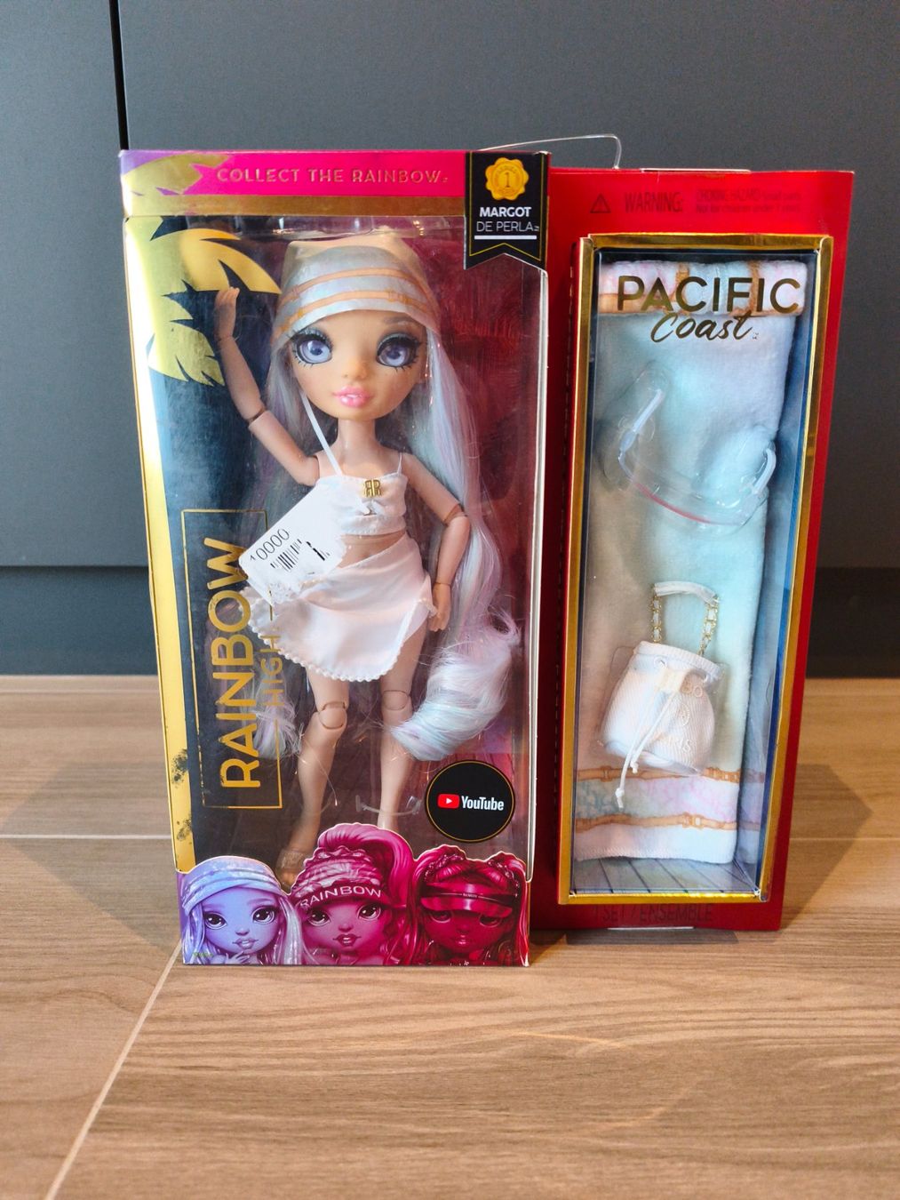 MGA Bambole: Rainbow High Pacific Coast Margot De Perla - New in Box – Nuovo e nell'imballaggio originale da Uetliburg SG venduto da mar_957n