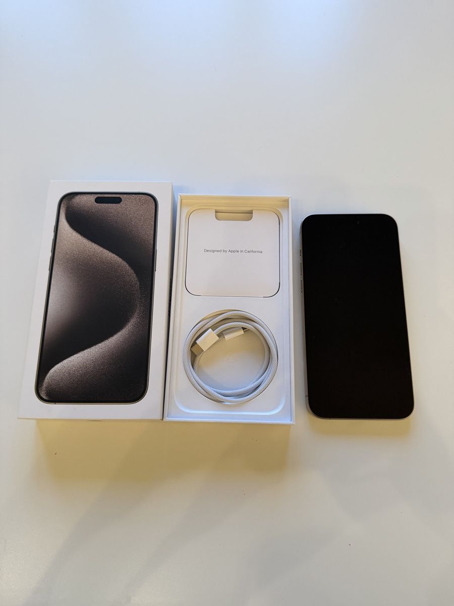 Apple Telefoni cellulari / Smartphones: Apple iPhone 15 Pro Max Titan Natur – Usato da Immensee venduto da car_899f