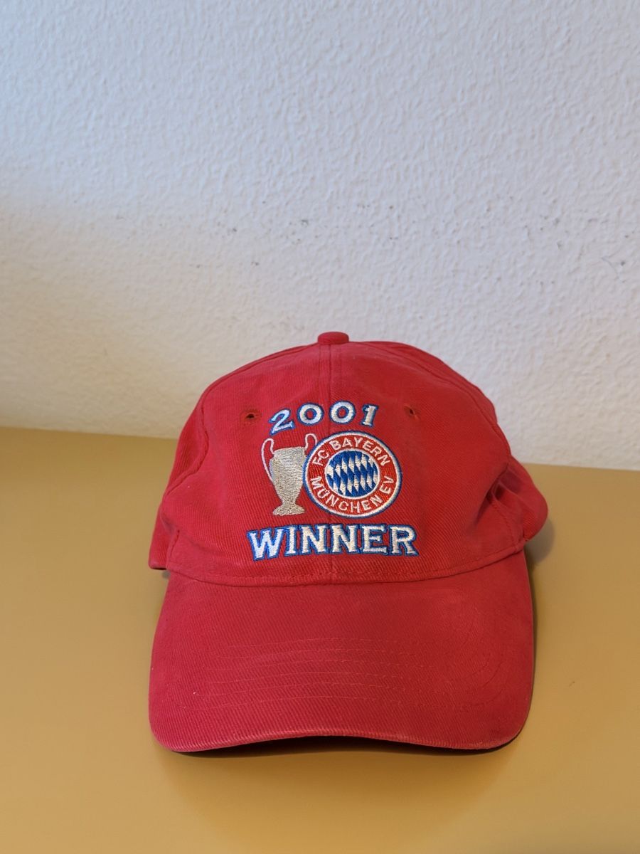 Bayern München Copricapi, berretti & cappellini: FCB Dad Cap - 2001 CL Winner – Usato da Zürich venduto da Wiselo