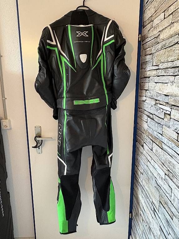 IXS Lotti di vestiti: IXS Motorrad Lederkombi 2-Teiler – Usato da Uffikon venduto da fel_6zdt 1