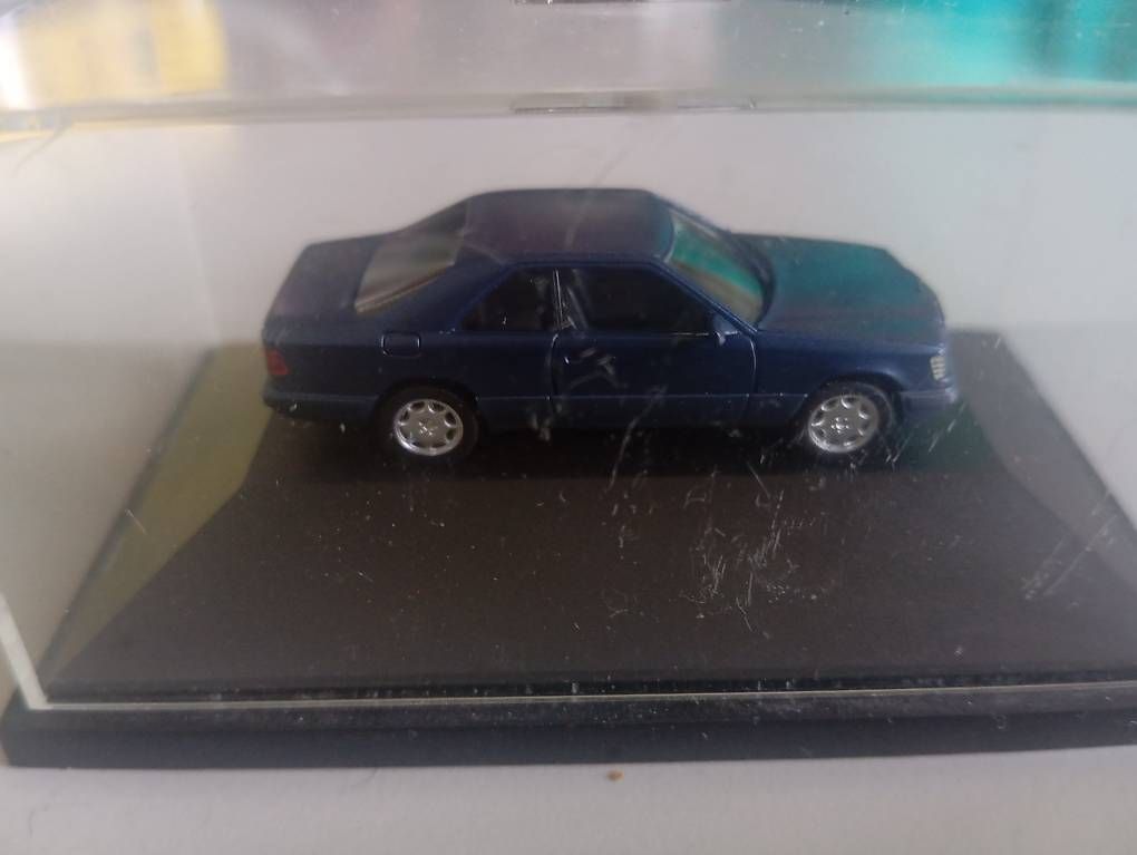 Mercedes-Benz Modellautos: Mercedes Benz E320 Coupe – Gebraucht aus Basel von Petergunn 2