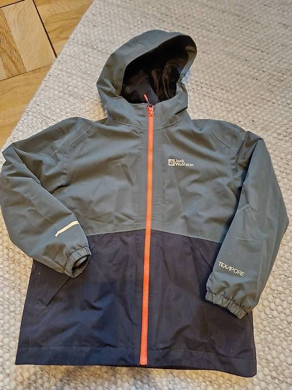 Giacche & Cappotti: Jack wolfskin 3 in 1 jacke gr. 128 – Usato da Zürich venduto da Petrawo