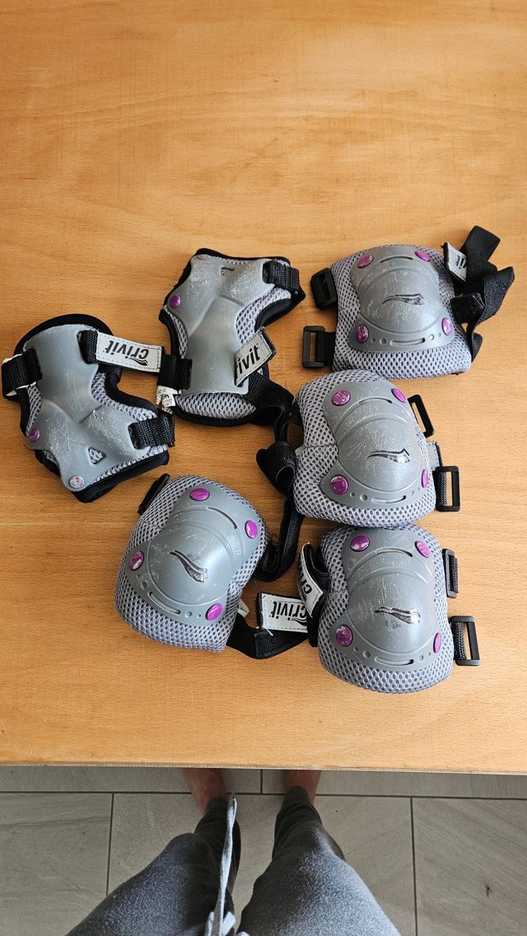 Patins à roul. & inline: Crivit Inlineskates Grösse 39 mit Schutzset – D'occasion à Schmitten FR par ElianeMoullet 2