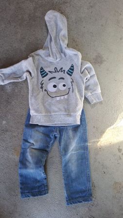 Set aus Hose und Fasipullover