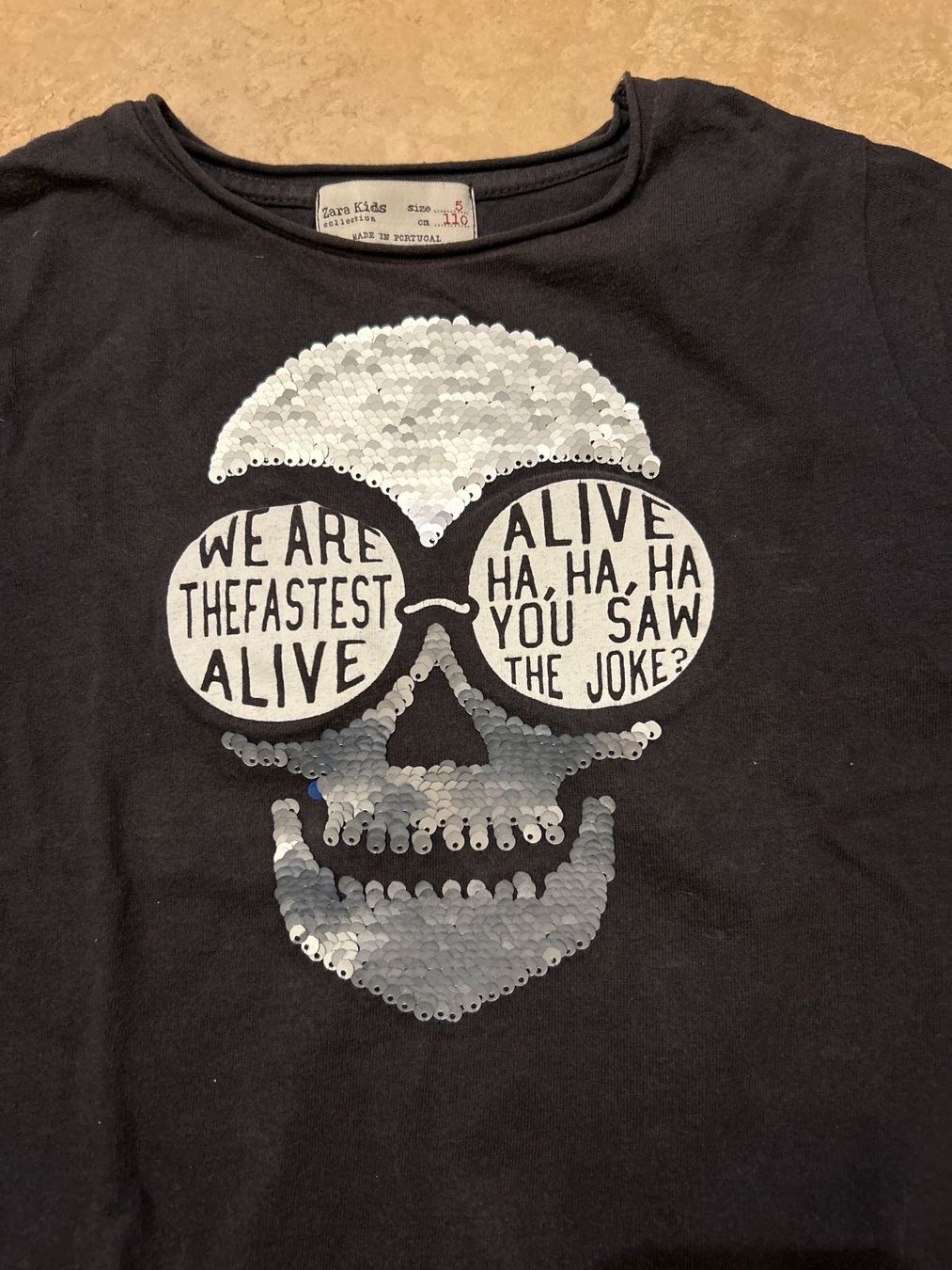 Zara Pulls et sweat-shirts: Zara Totenkopf Pailletten Pulli Gr. 110 – D'occasion à Guntershausen par Gloominati 2