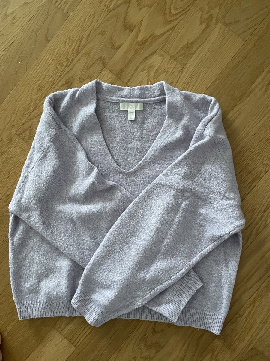 H&M Pullover & Sweatshirts: H&M Lilac Cropped Sweater Gr. XS – Gebraucht aus Möhlin von Halylea 1