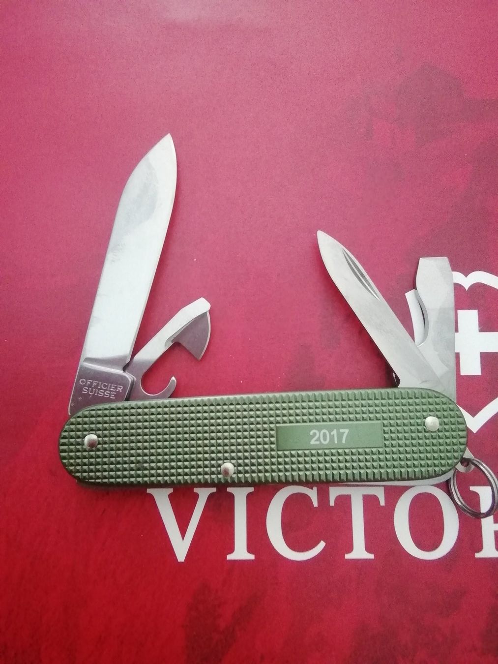 Victorinox Coltelli tascabile: Viktorinox alox Cadet 2017 – Nuovo e nell'imballaggio originale da Fahrweid venduto da Chroni55 1