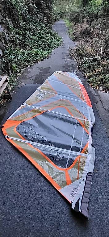 Tavole da surf e di nuoto: Windsurfmaterial – Usato da Unterägeri venduto da Gako 1