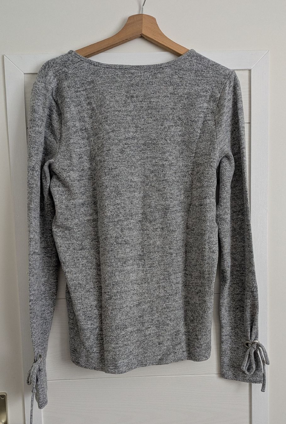 Pulls & Sweat-shirts: Pullover flauschig Gr. M – Neuf avec emballage d'origine à Grüningen par mangaka 1