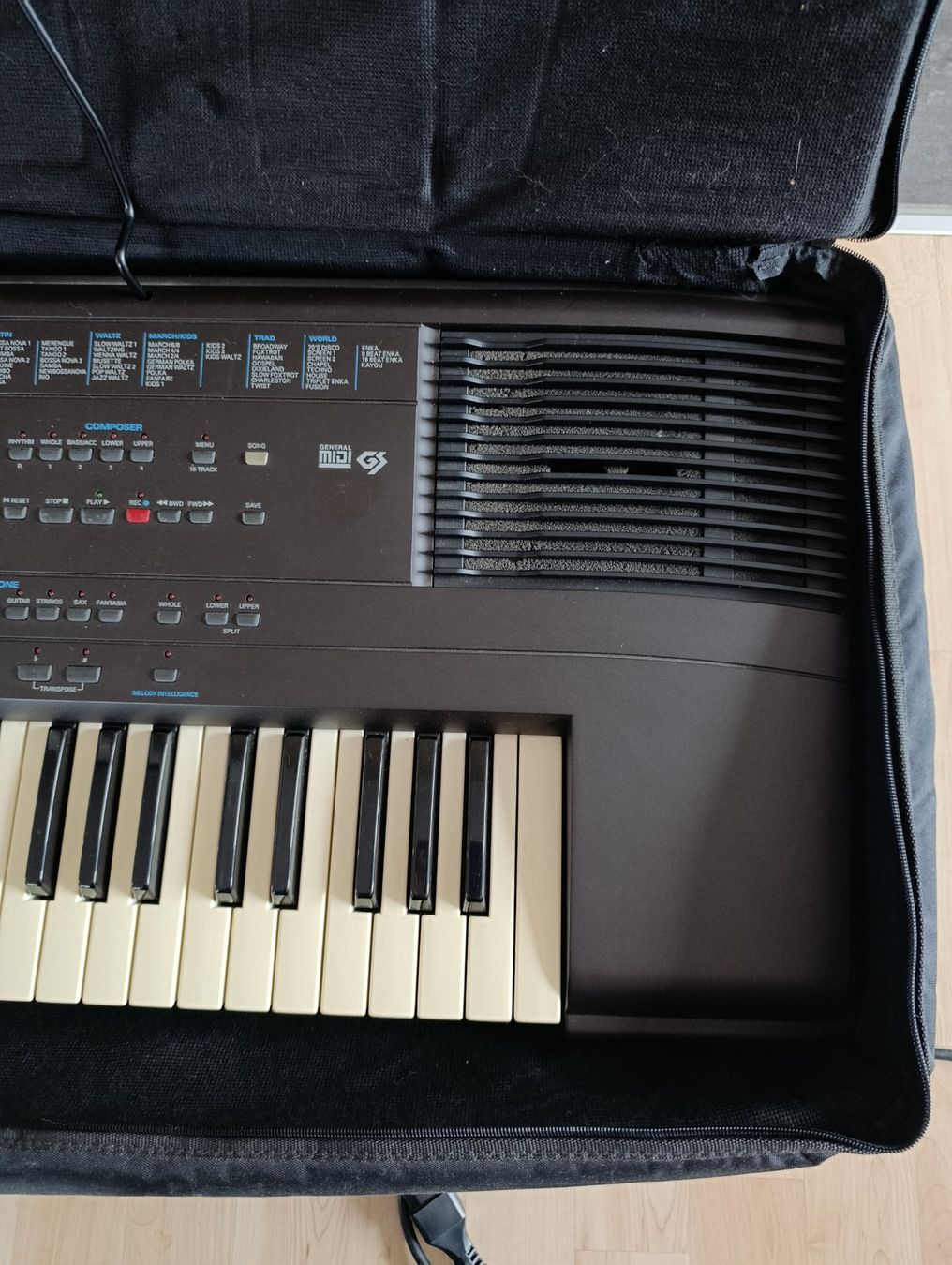 Roland Strumenti musicali: Roland E-500 Intelligent Keyboard +Tasche – Usato da Wil SG venduto da Donaldus 2