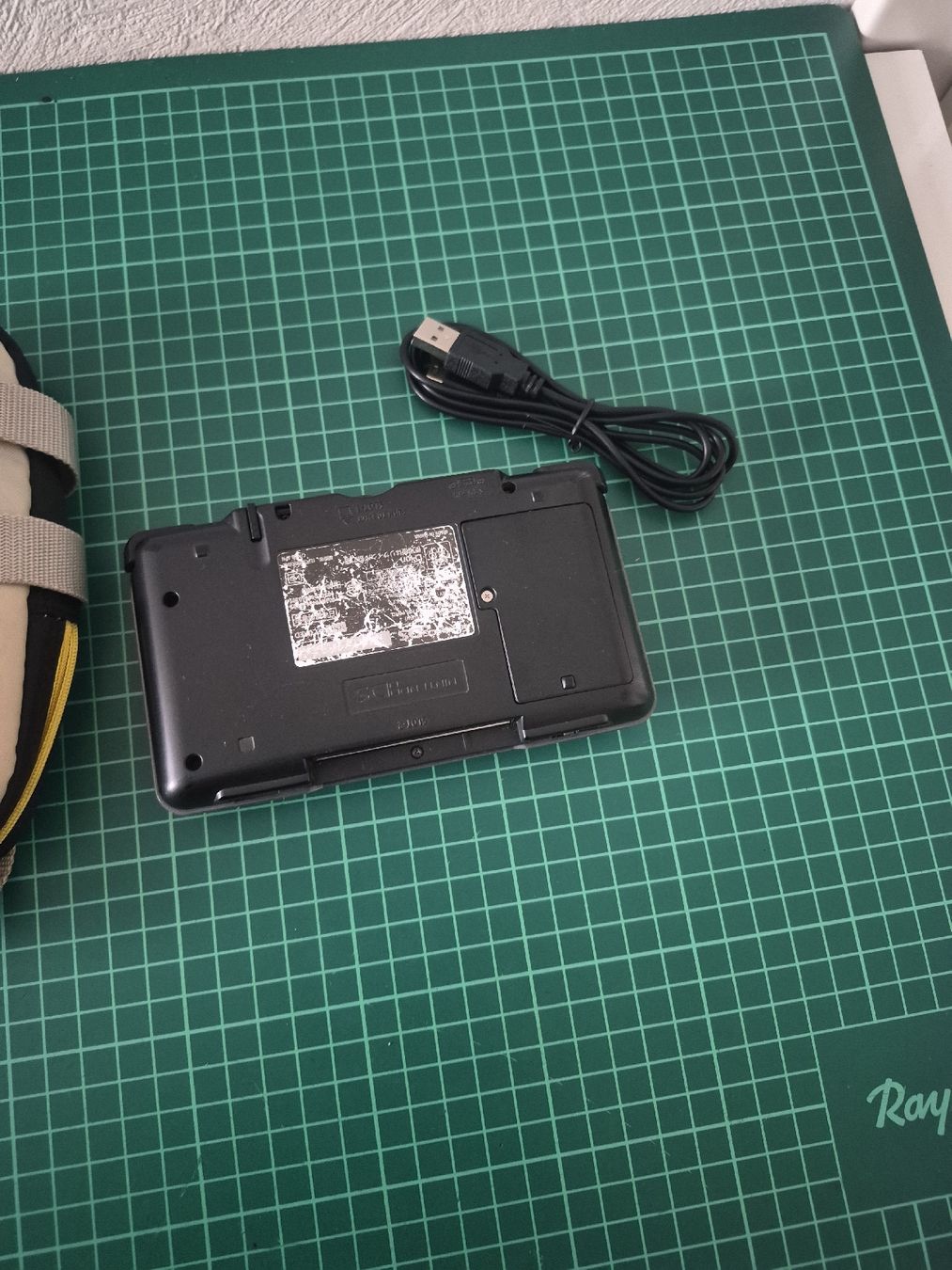 Nintendo Konsolen: Nintendo DS with Case and USB Cable Grey – Gebraucht aus Meyrin von Retro-GZ 2