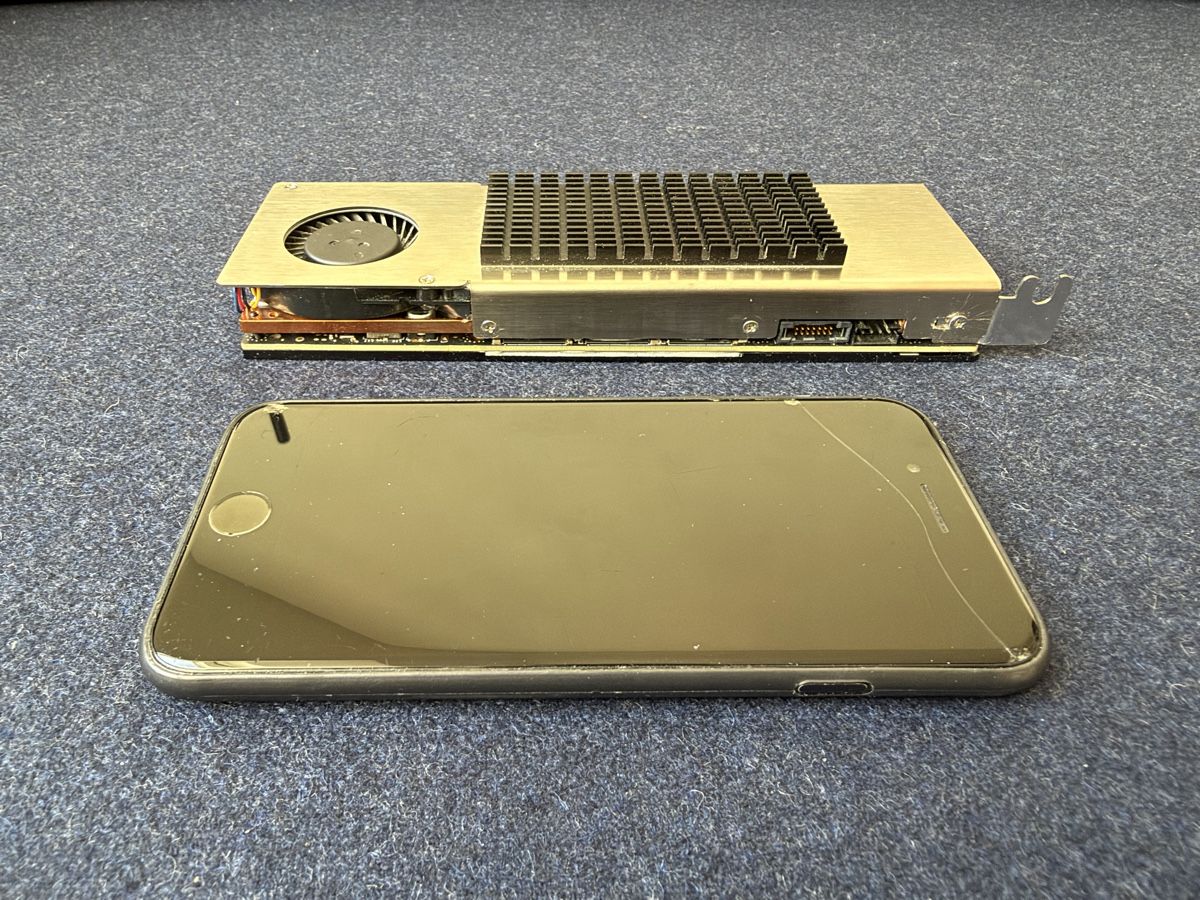 Nvidia Cartes graphiques: NVIDIA RTX 4000 SFF Ada Generation 20GB GPU – D'occasion à Zürich par jankais3r 2