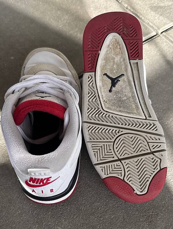 Scarpe da uomo: Chaussures Nike Jordan 4 - 37.5 – Usato da Nyon venduto da fed_76r6 1
