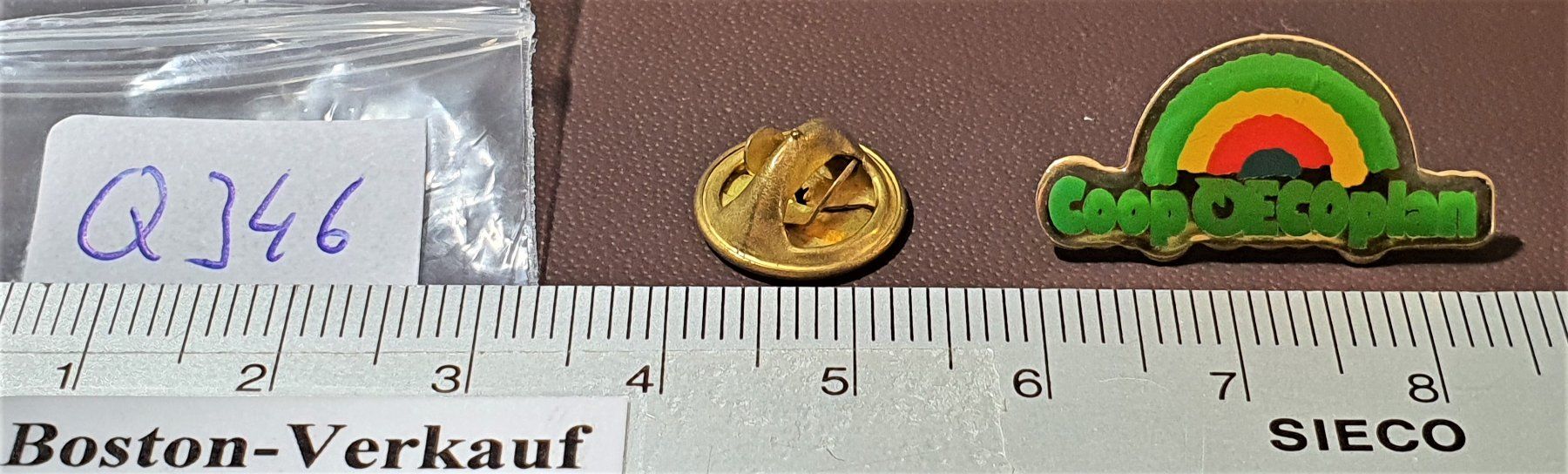 Placchette & Badge: Q346 - Pin Coop Oecoplan Logo – Usato da Reinach BL venduto da Boston-Verkauf 1