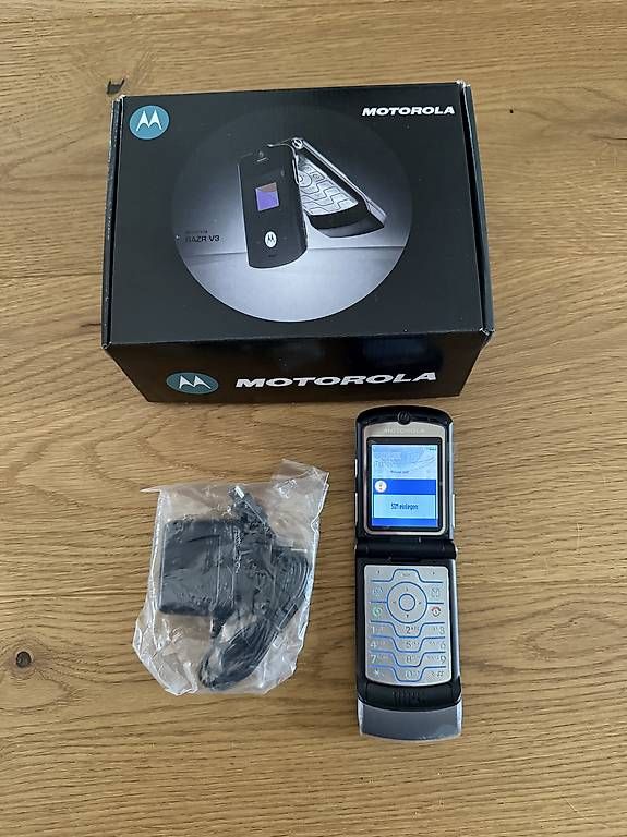 Handys / Smartphones: Motorola Razr V3 – Gebraucht aus  von