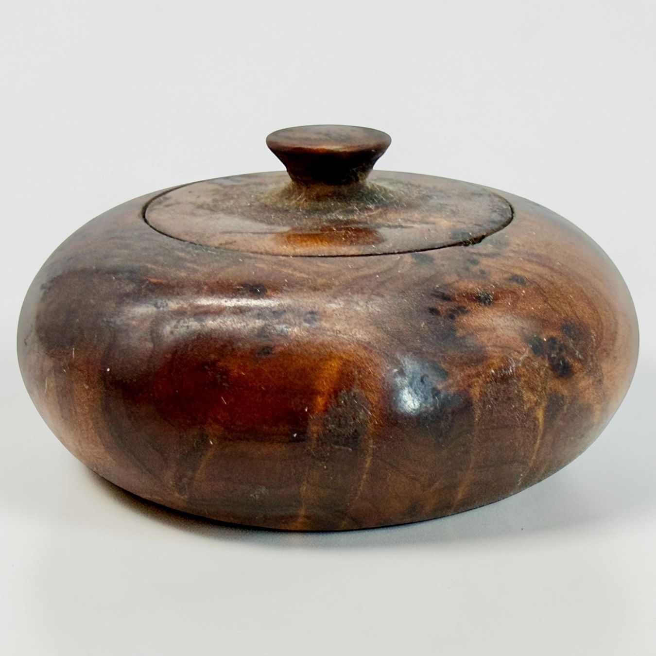 Barattoli: Boîte ancienne en loupe de thuya – Usato da Morges venduto da vintiques