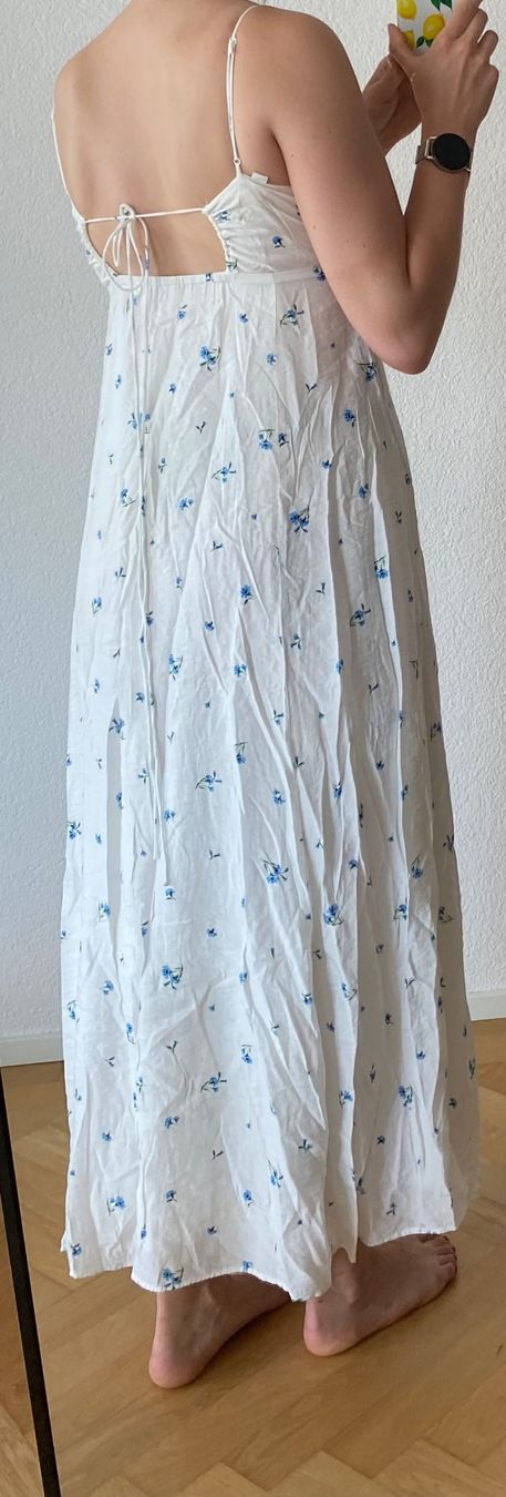 H&M Kleider: Maxikleid mit Blume von H&M – Gebraucht aus Emmen von Linda-Bachmann 5