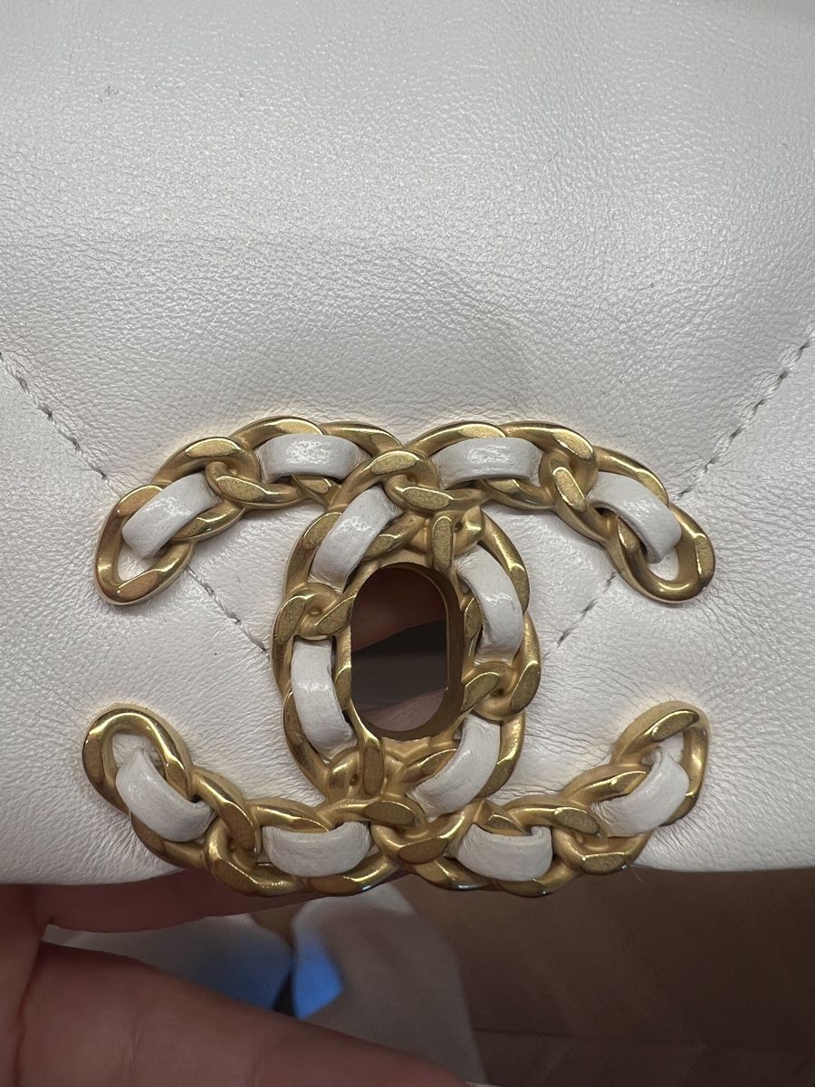 Borse da donna: Chanel 19 – Nuovo e nell'imballaggio originale da Zürich venduto da christina100 7
