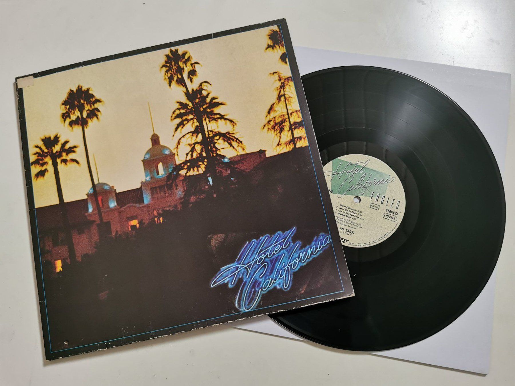 Schallplatten: EAGLES - HOTEL CALIFORNIA – Gebraucht aus Grafenried von House-of-Oldies