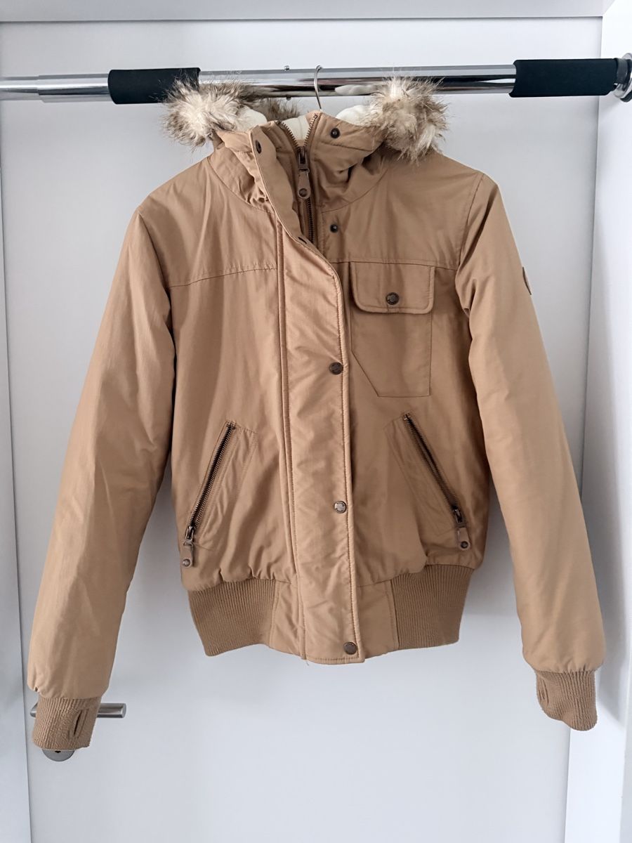 Bench Jacken: Bench Winterjacke Damen - gebraucht  – Gebraucht aus Neuenkirch von Je_Kunz11