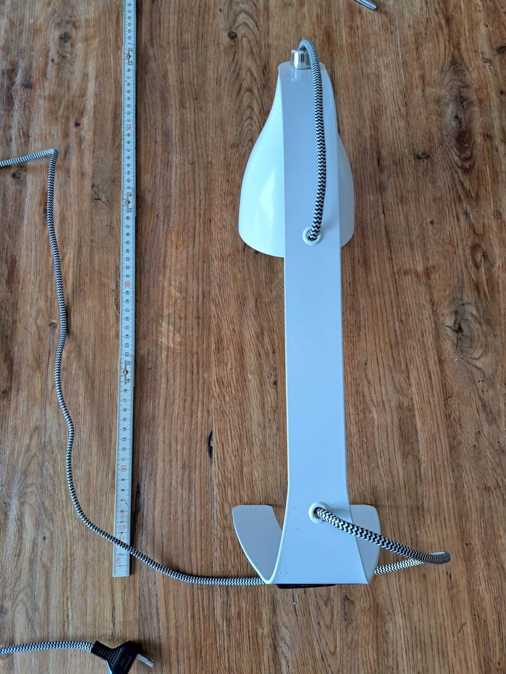 Lampen: Weisse Designer-Tischlampe – Gebraucht aus Wolfhausen von Dragons01 5