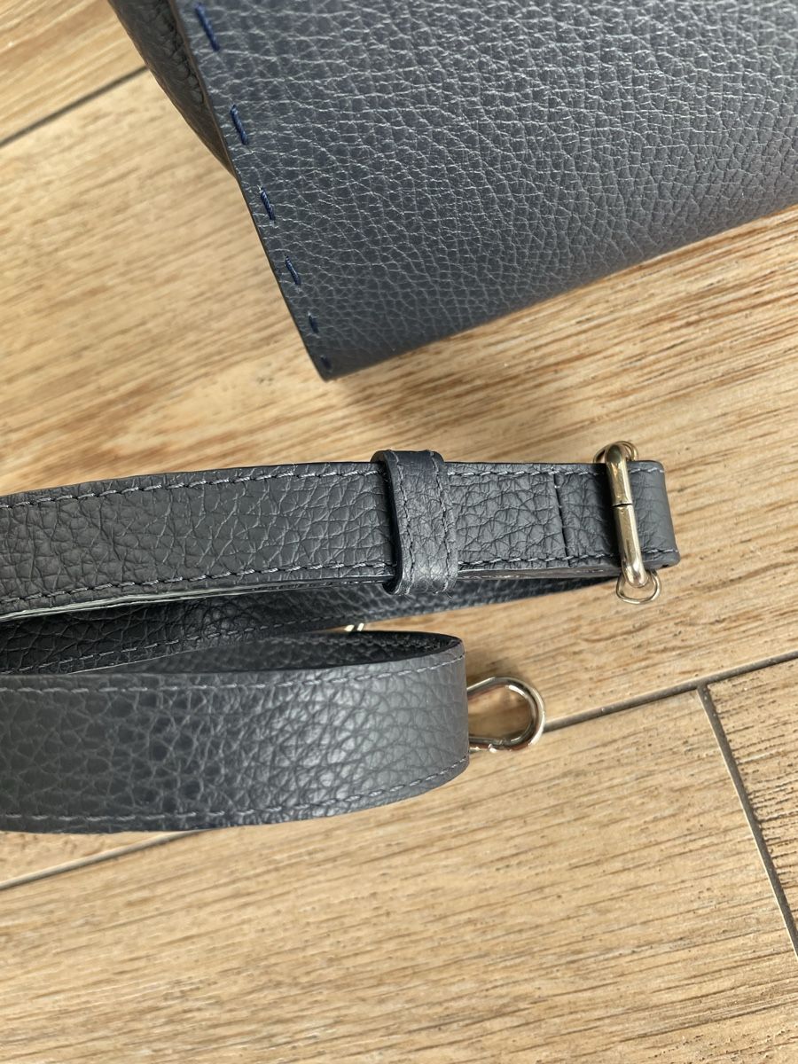 Borse da donna: Sac bleu Marine – Usato da Geneve venduto da orange1957 6