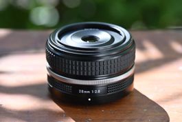 Nikkor Z 28mm f/2.8 SE pour FX & DX + pare-soleil + filtre