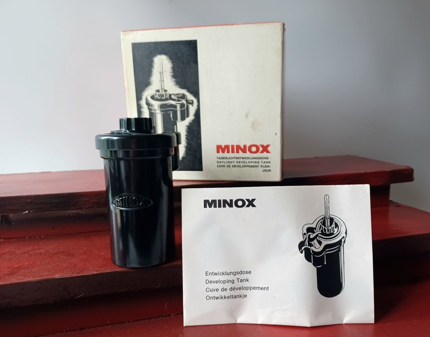 Minox Fotocamera: Minox,  cuve de développement daylight – Difettoso da Travers venduto da Aspago