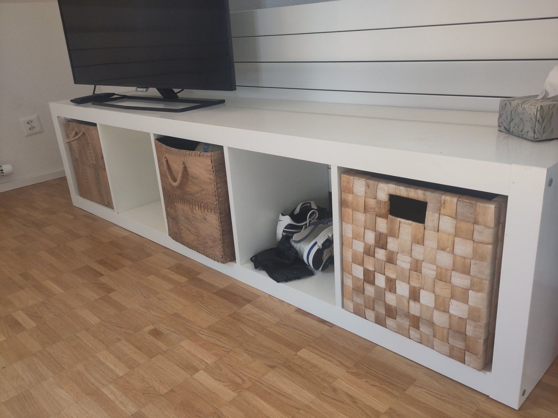 Ikea Regale: Kallax Bücherregal in weiss – Gebraucht aus Zürich von babsypsilon