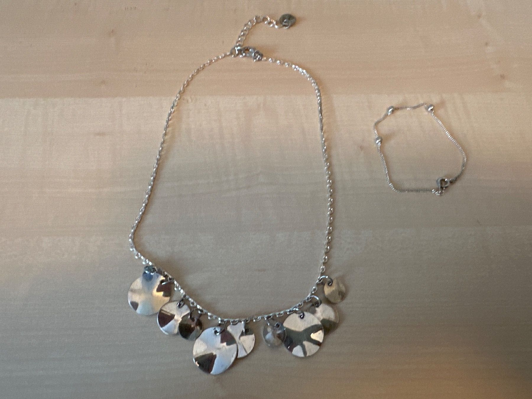 Ketten: Collier  und Armband für Mädchen – Gebraucht aus Arisdorf von comestibles