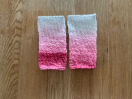 Handgestrickte Pulswärmer Amedisli Rosa- Weiss