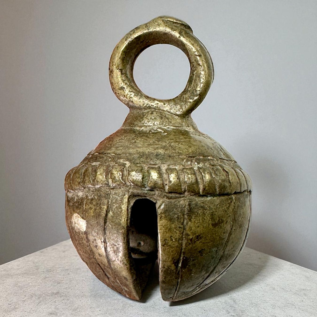 Campanacci mucche: Cloche ancienne en bronze massif – Usato da Morges venduto da Auct