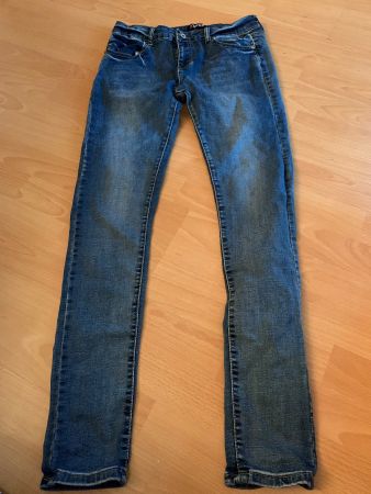Joli jeans Yendi t. 40
