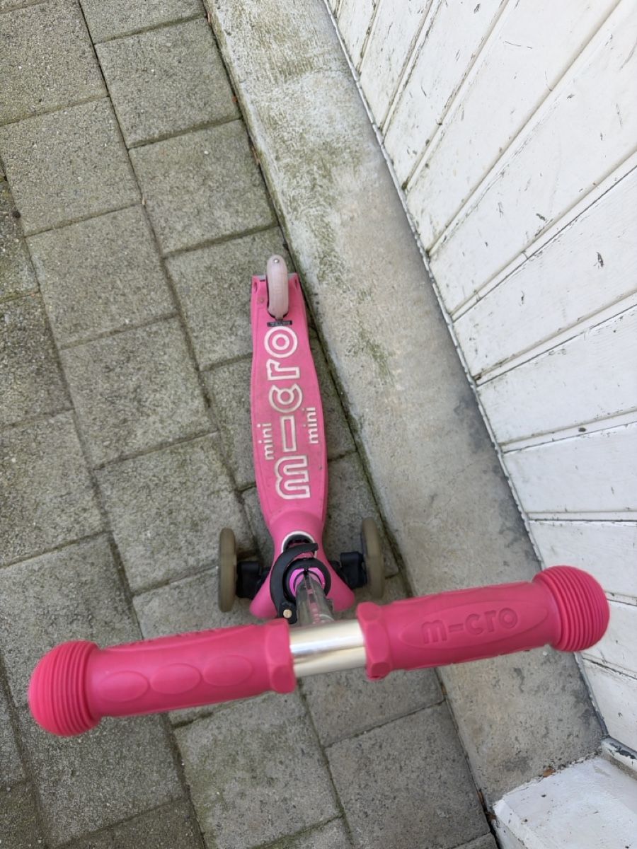 Micro Kickboard: Kickroller Mini Micro pink gebraucht – D'occasion à Bassersdorf par camu07 1