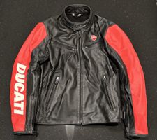 Ducati Motorradkombi, Jacke, Hose, Schuhe und Pullover/Jacke