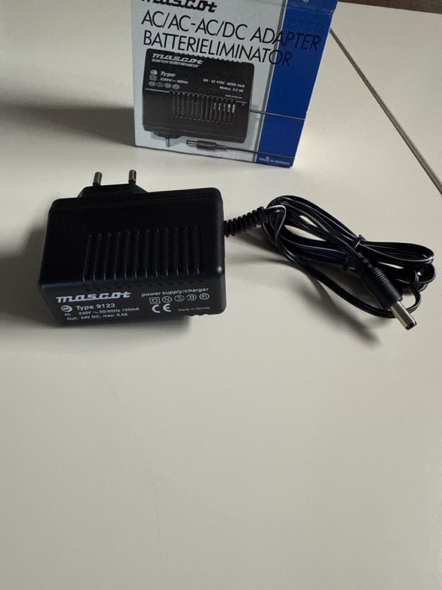 Elektronikbauteile: Mascot Netzteil Typ 9123 24V DC 0.5 A plus Kabel neu – Neu und originalverpackt aus Schaffhausen von Pfurrisprutz 1