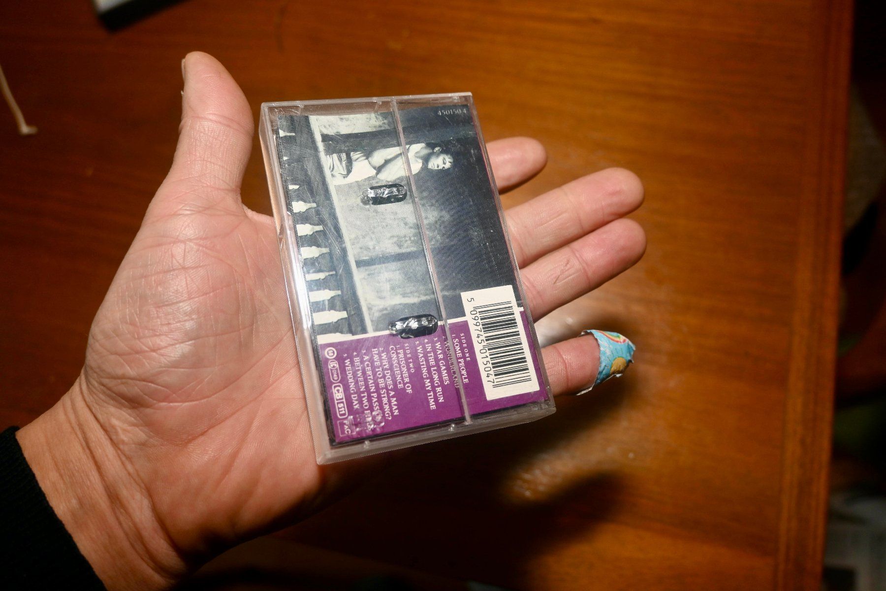 Musicassette: MC Paul Young ..Wonderland... Between Two Fires – Usato da Pfaffhausen venduto da mono_rec 2