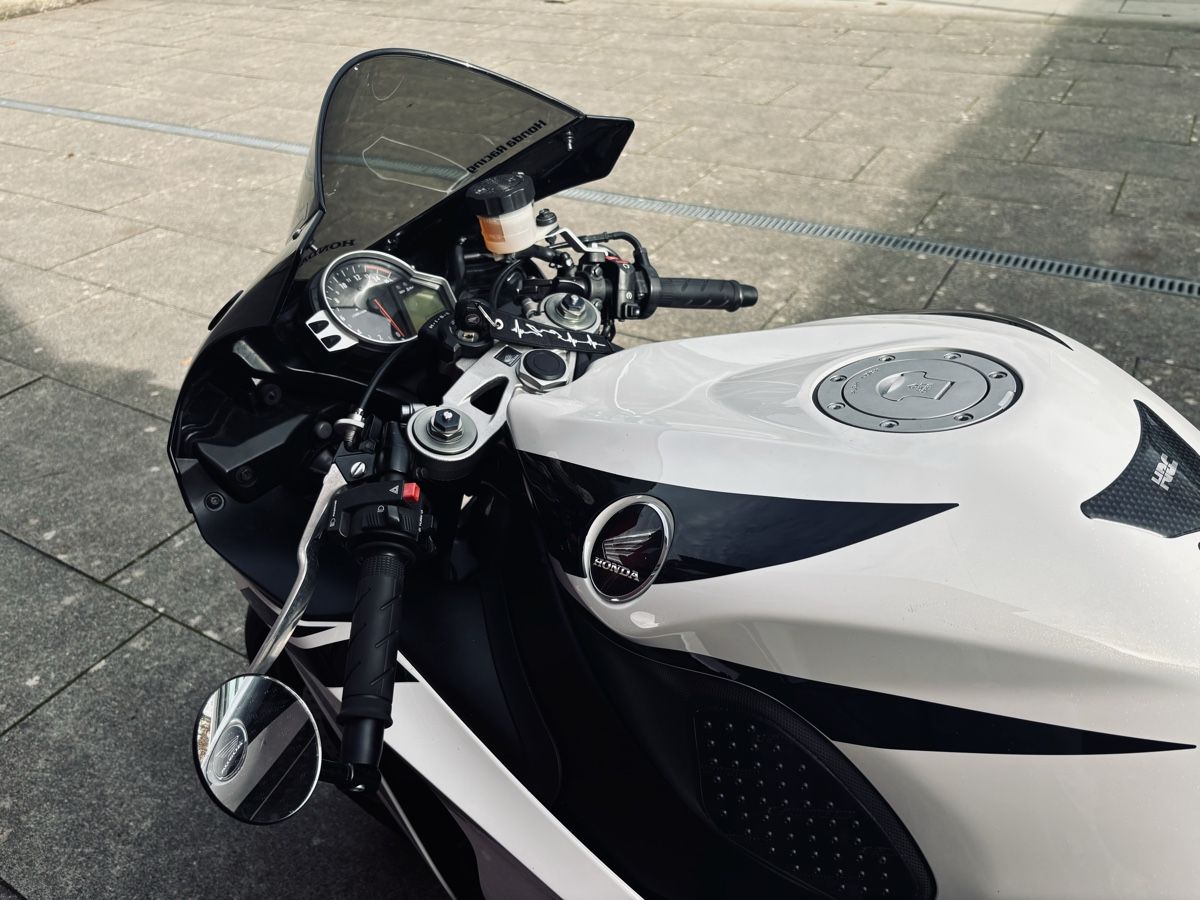 Honda Strada: Honda CBR 1000RR Fireblade SC59 – Usato da Biglen venduto da MaersuWyss 4