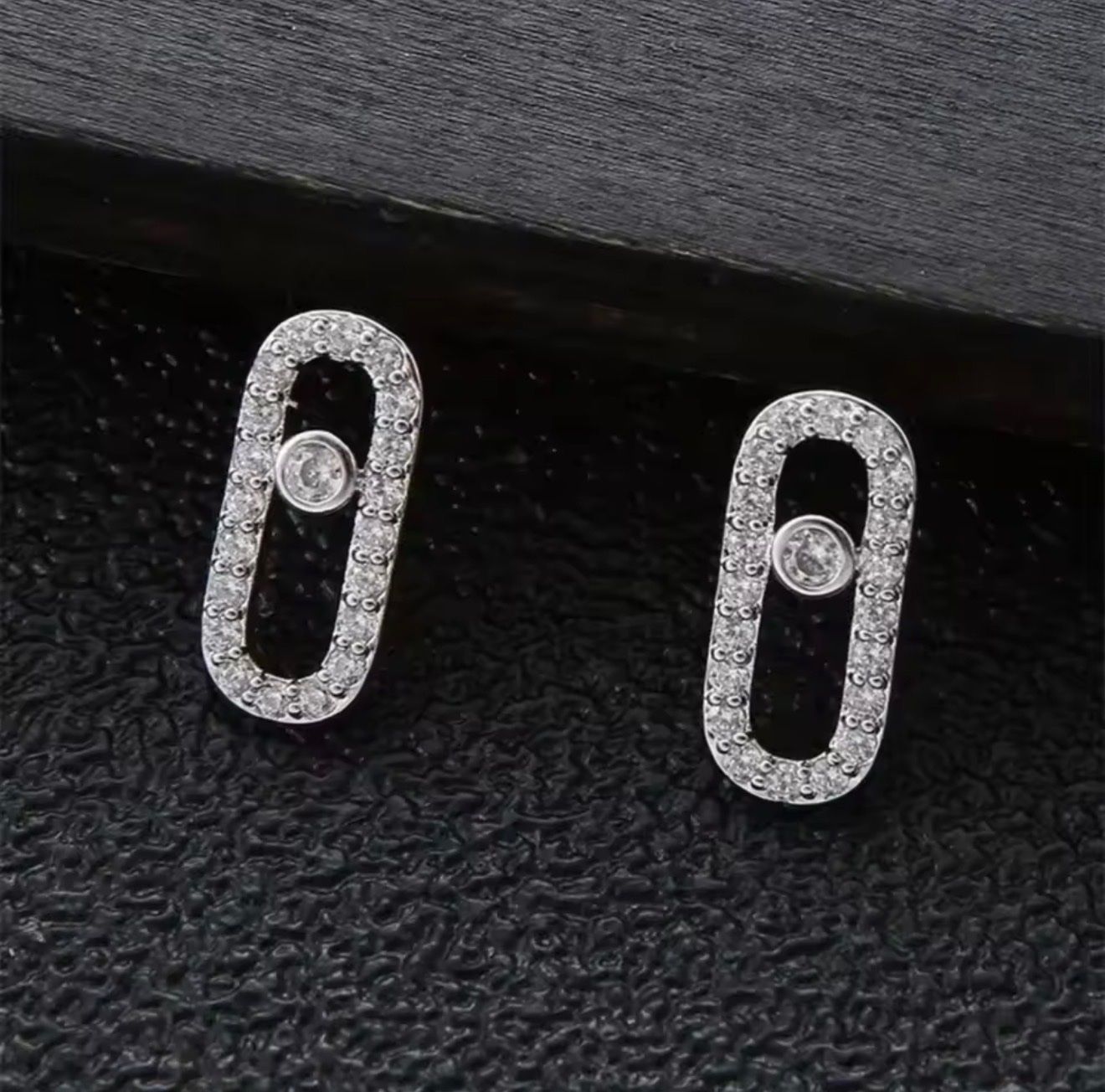 Orecchini pendenti & Orecchini a lobo: Boucles d’oreilles plaqué OR 18K – Nuovo e nell'imballaggio originale da Châtel-St-Denis venduto da Montclair_Swiss