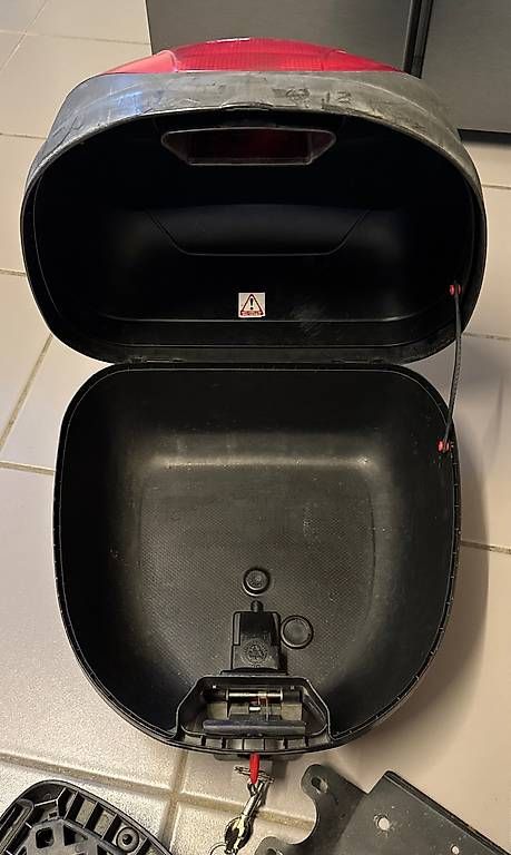 Topcase: Bauletto Givi. – Usato da Taverne venduto da lui_6wvq 1