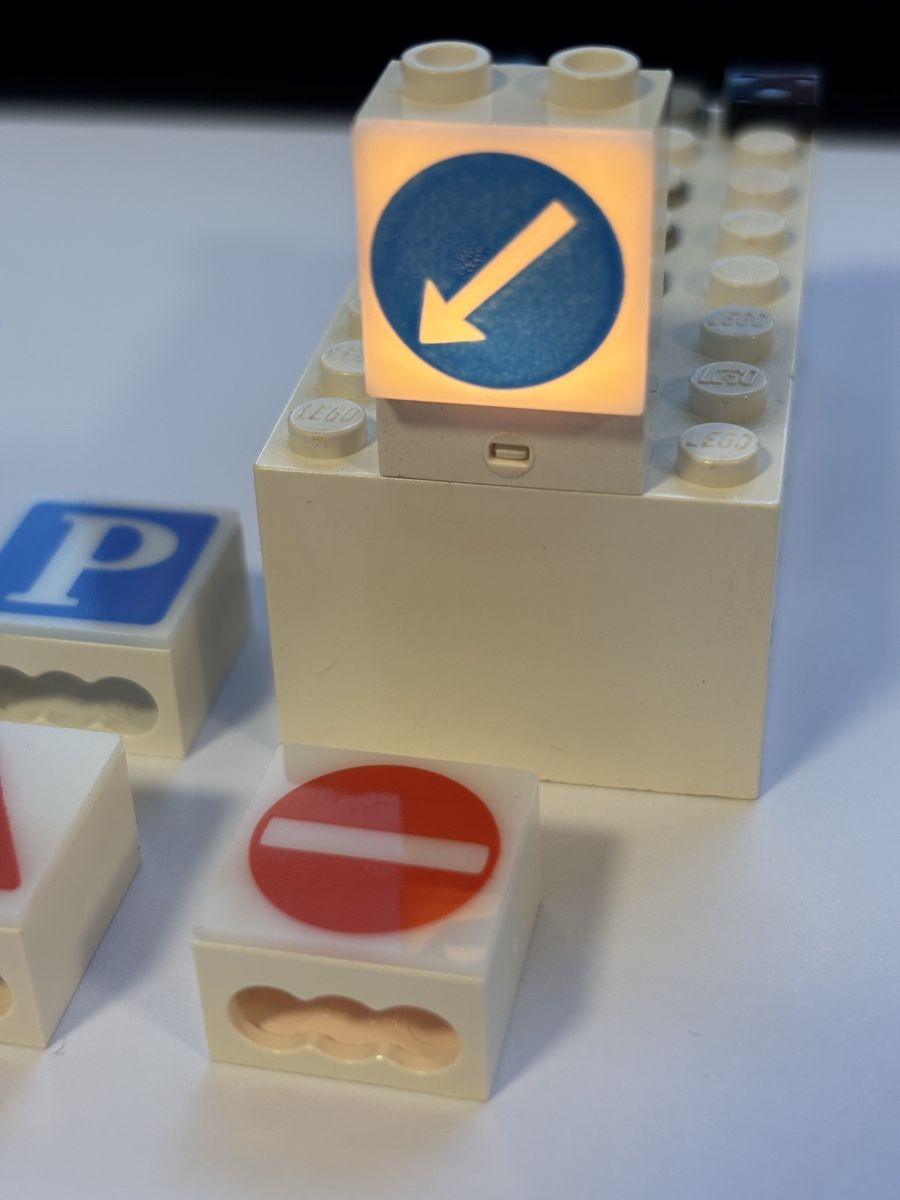 Lego Kit di costruzioni: 6x Lego System Leuchtschilder – Usato da Lengnau AG venduto da Chefe43 3