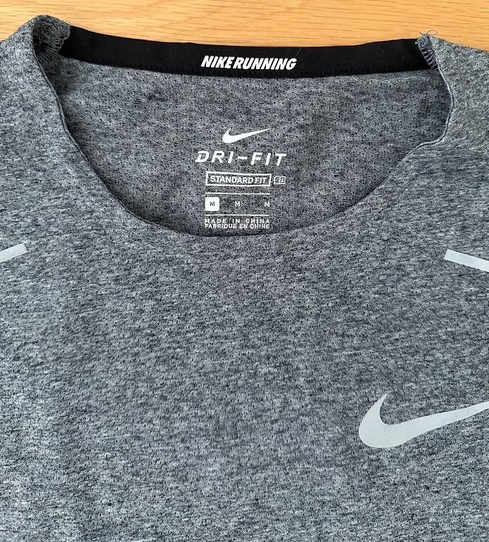 T-shirt: NIKE Running - Shirt (M) – Usato da Zumikon venduto da NilsThalmann 1