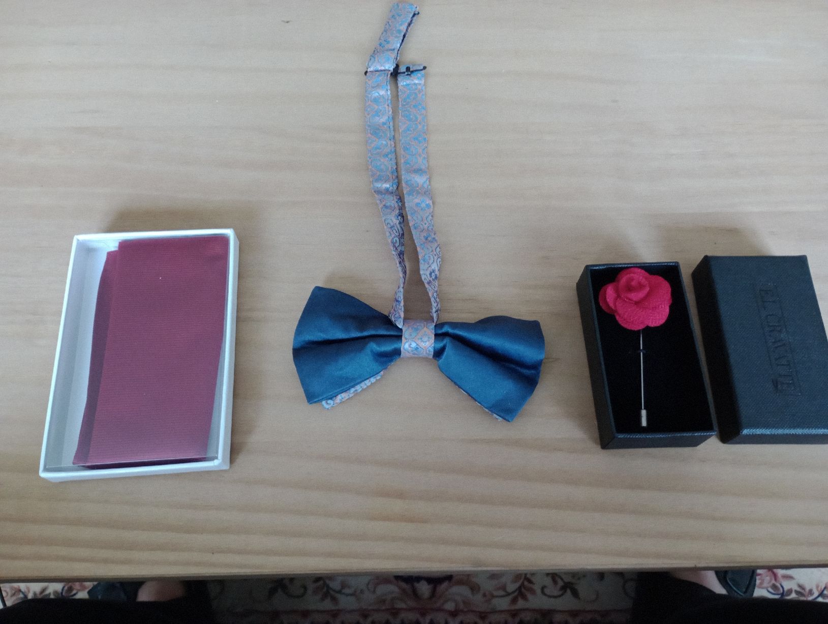 Accessori per capelli: Elegantes Herren Accessoire Set – Nuovo (secondo la descrizione) da Marbach LU venduto da antanarivo
