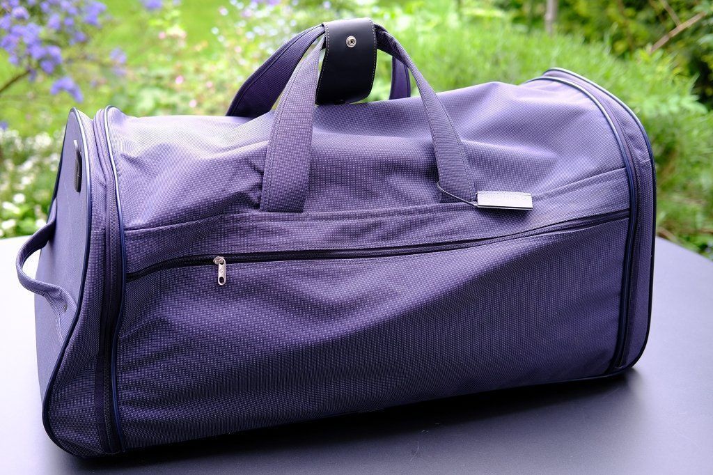 Samsonite Borse: Reisetasche Samsonite mit Rädern – Usato da Muttenz venduto da Montreal1986