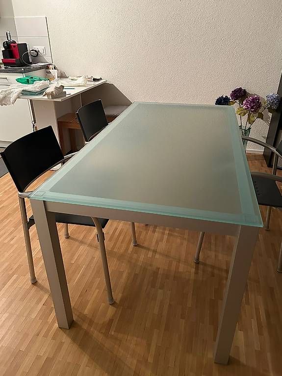 Tische: Wohnzimmer/Esstisch Glas inkl. 6 Stühle – Gebraucht aus Aesch ZH von mvzurigo 1