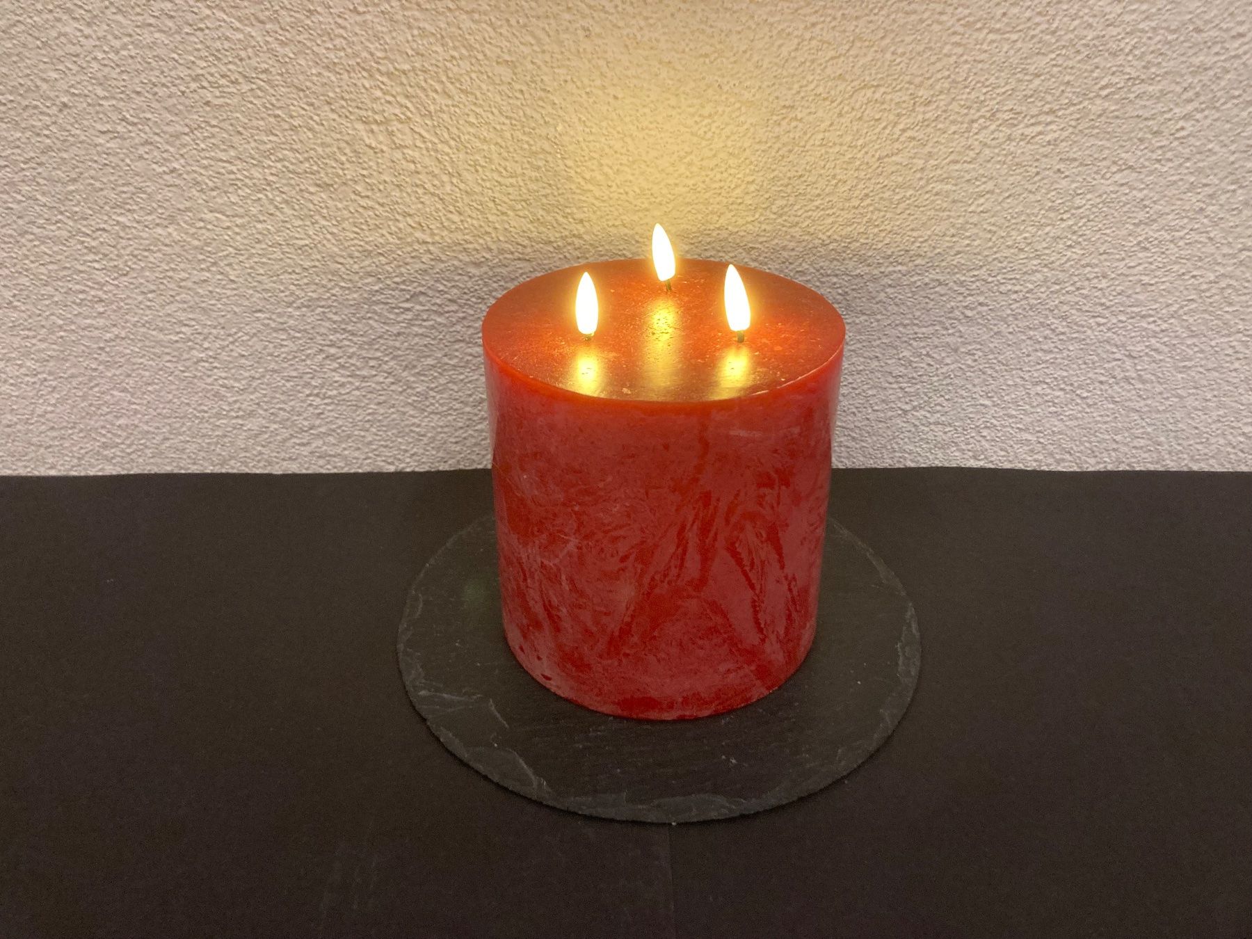 Candele: LED Echtwachs 3-Docht Kerze, 15 x 15 cm, rot, Timerfunktion – Nuovo e nell'imballaggio originale da Neuenhof venduto da jorogo 3