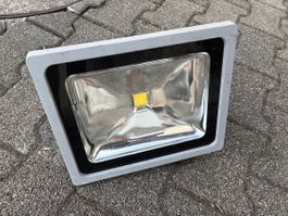 LED Scheinwerfer 220V